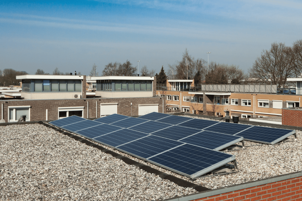 Zonnepanelen plat dak 