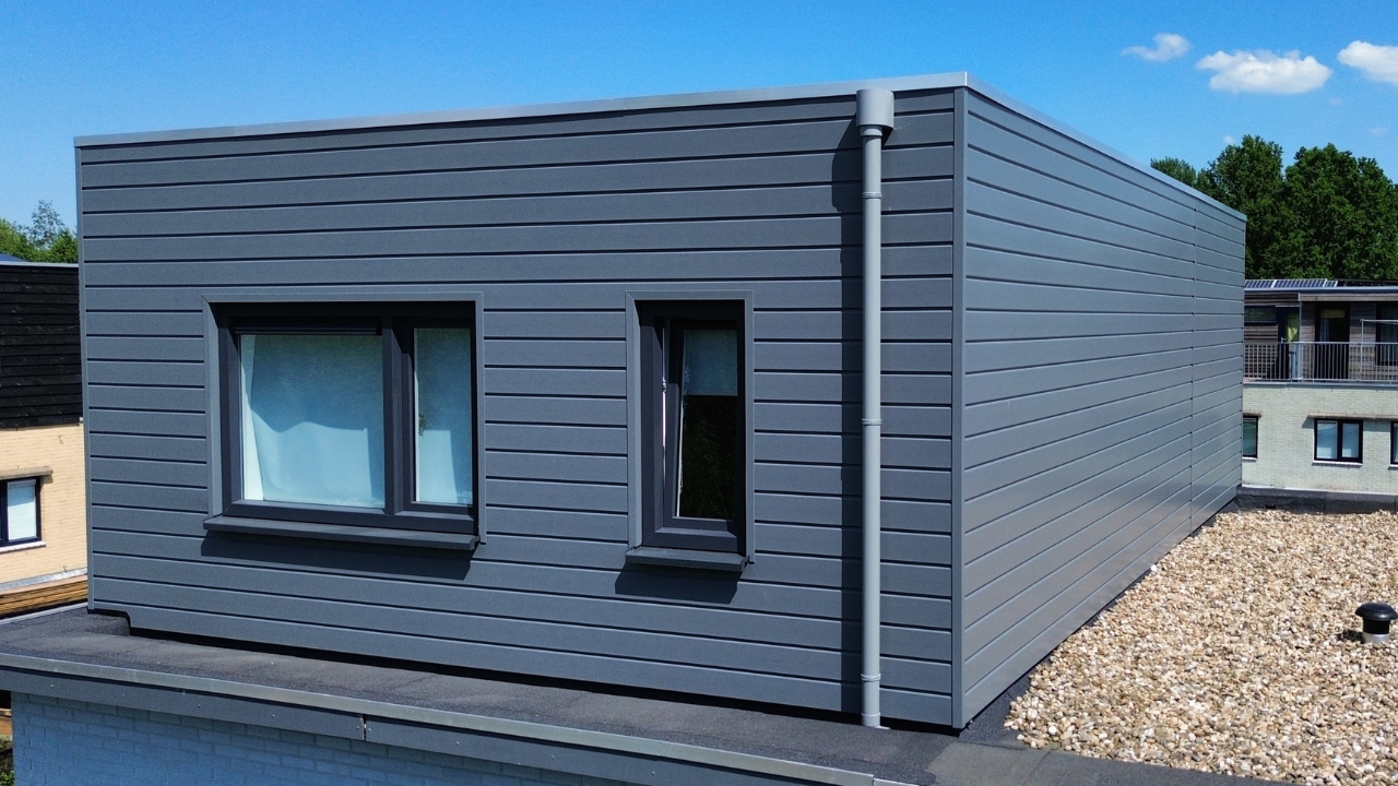 Grote prefab dakopbouw