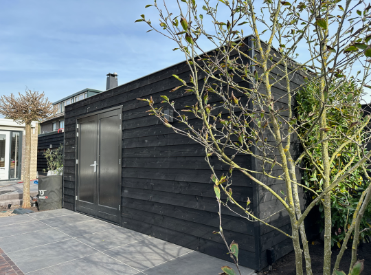 Prefab berging in Naarden. Gerealiseerd door Prefabmaat en Daan Bruggeling
